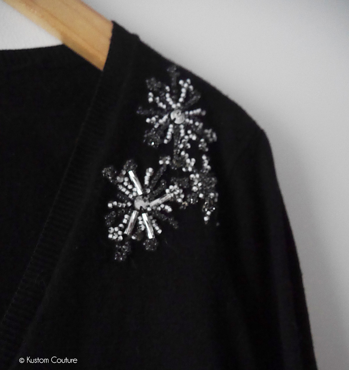 DIY mode - Customiser un gilet avec des fleurs brodées en perles - Kustom  Couture